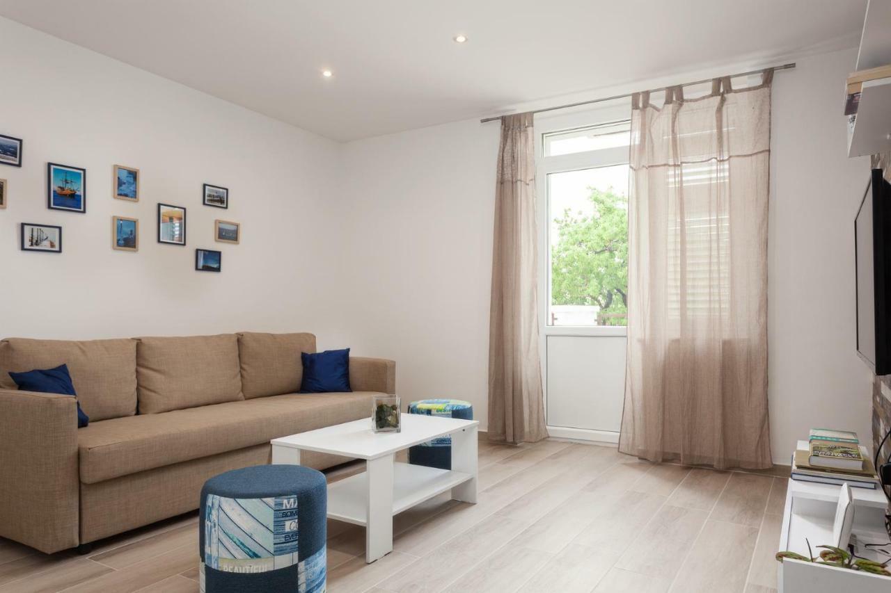 Apartman Bura セニ エクステリア 写真