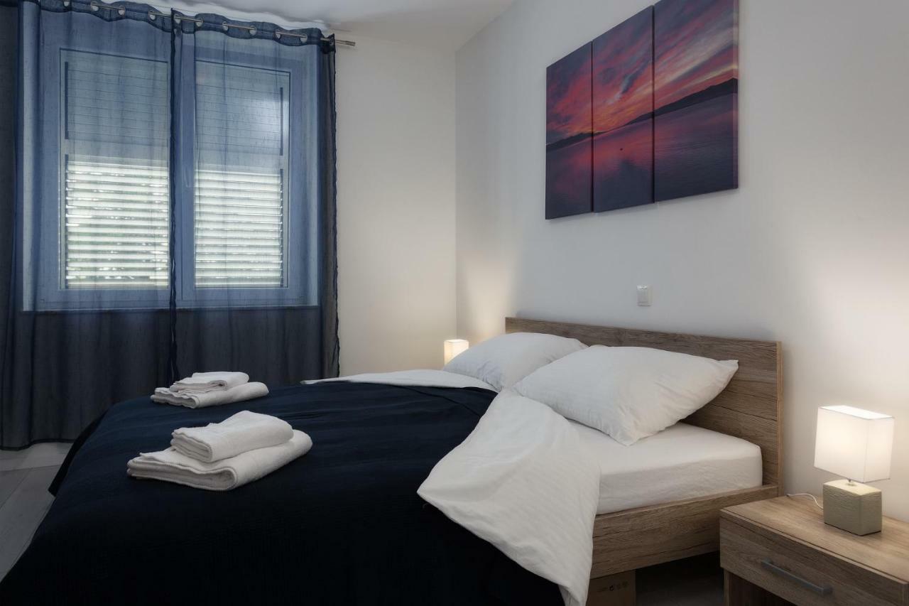 Apartman Bura セニ エクステリア 写真